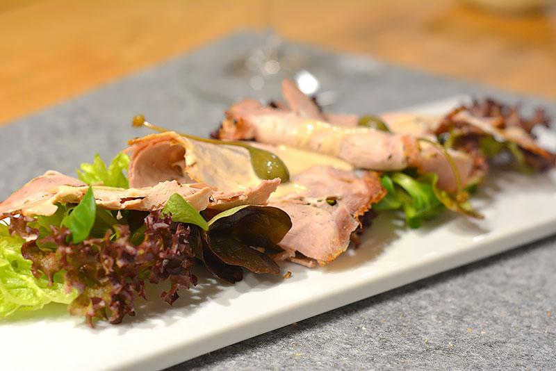 Rezeptbild: Vitello tonnato mit Schweinebraten