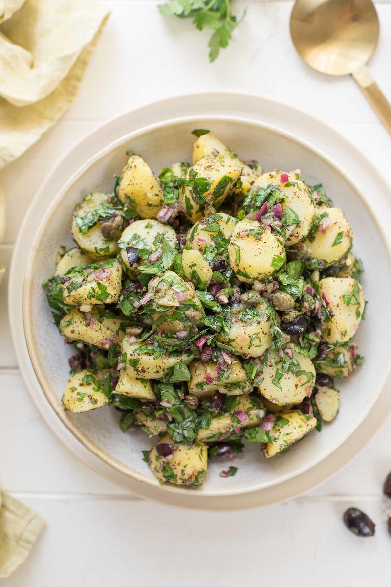 Rezeptbild: Mediterraner Kartoffelsalat mit Sumach-Dressing
