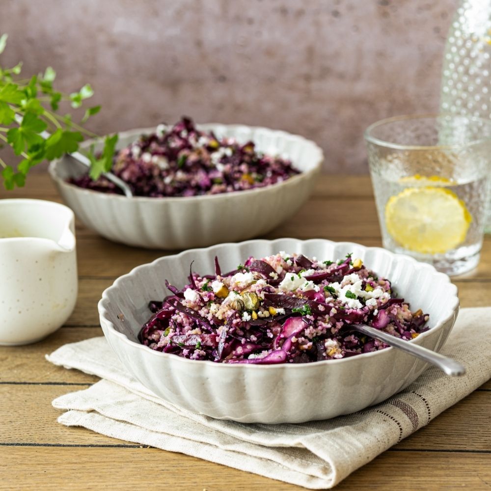 Rezeptbild: Rotkohl-Couscous-Salat mit Feta – soo lecker