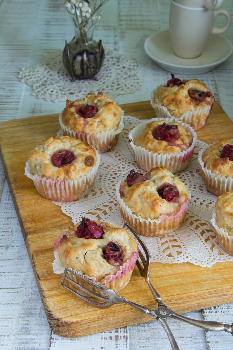 Rezeptbild: Mandel-Muffins mit Stachelbeeren
