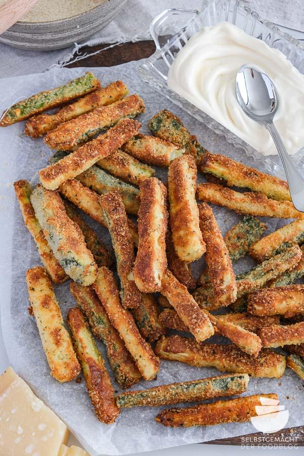 Rezeptbild: Zucchinipommes (Panierte Zucchini)