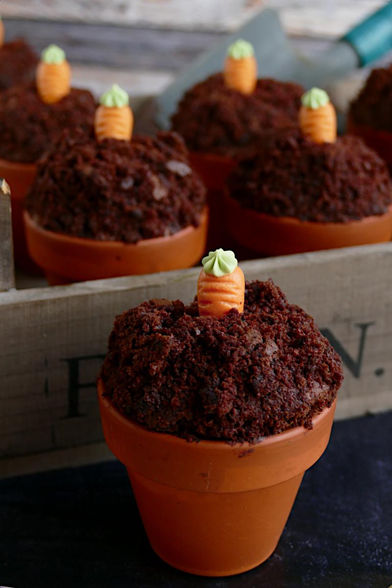 Rezeptbild: Muffins im Terracotta Blumentopf mit Mini-Rüblis