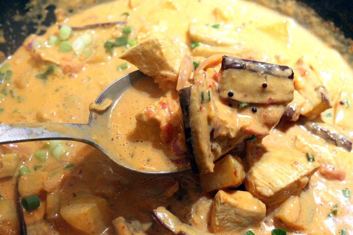 Rezeptbild: Huehnerfleisch-Auberginen Curry aus Sri Lanka