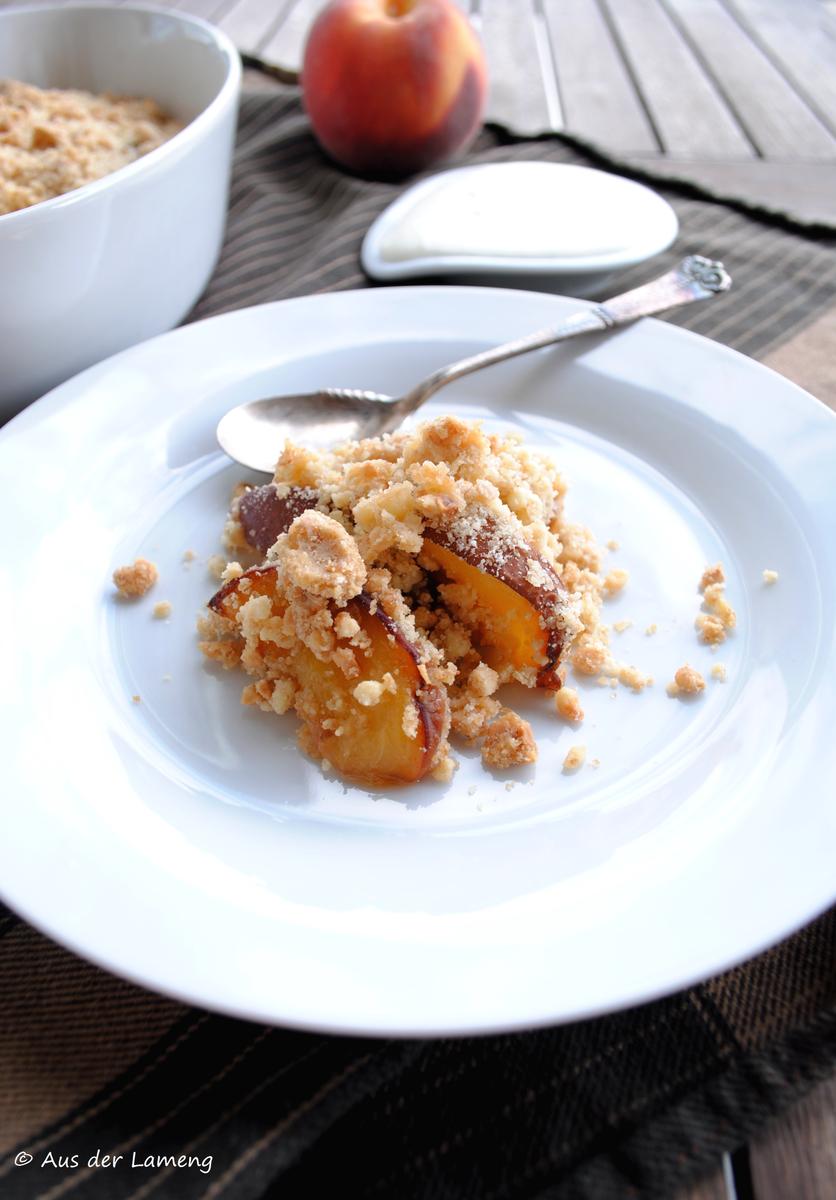 Rezeptbild: Pfirsich-Mandel-Crumble