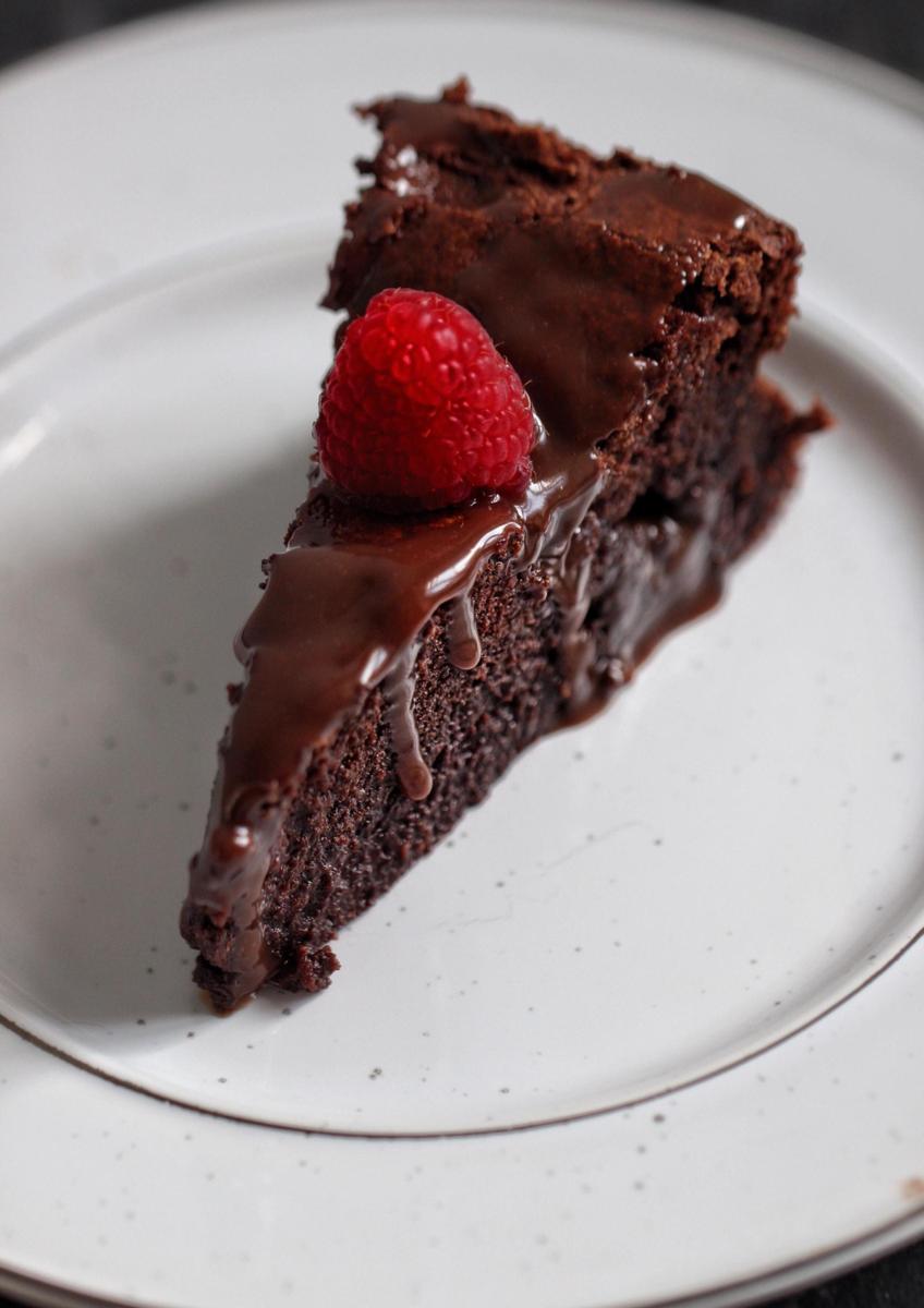 Rezeptbild: Schokoladenkuchen mit Himbeeren