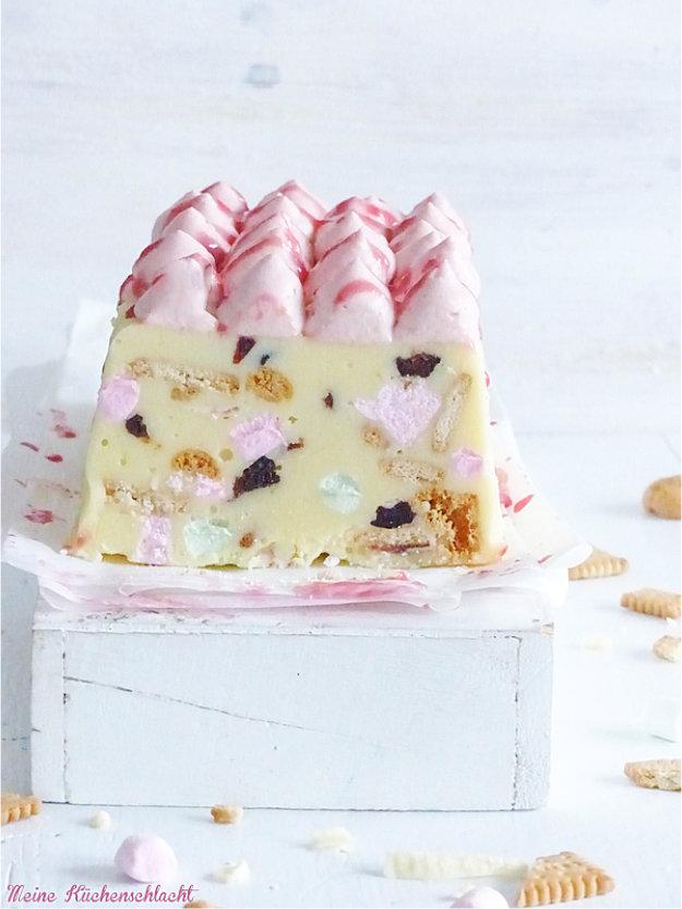 Rezeptbild: weißer Keks Kuchen mit Kirsche-Johannisbeer Curd