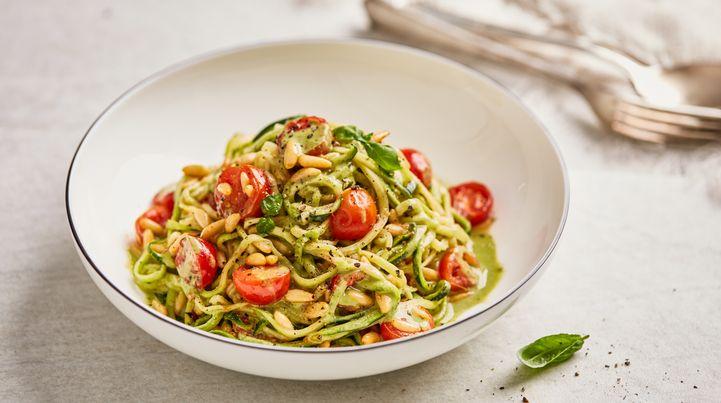 Rezeptbild: Zucchini-Spaghetti an Basilikumsauce