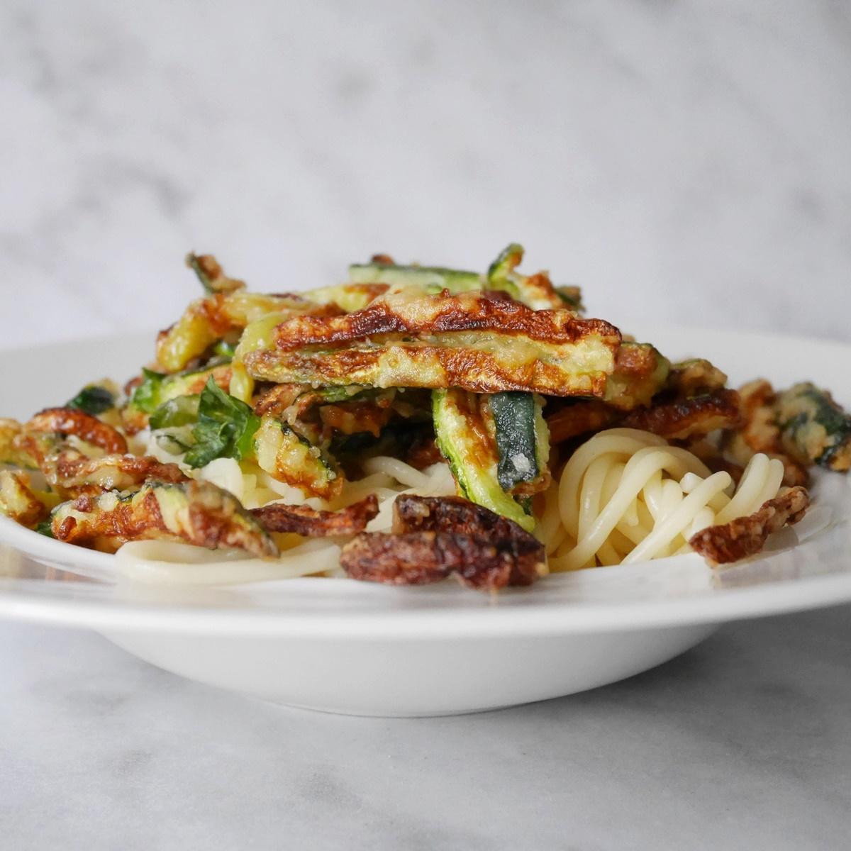 Rezeptbild: Sugo di Zucchine fritte con aglio e basilico