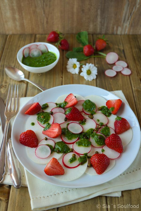 Rezeptbild: Mairüben-Erdbeer-Salat