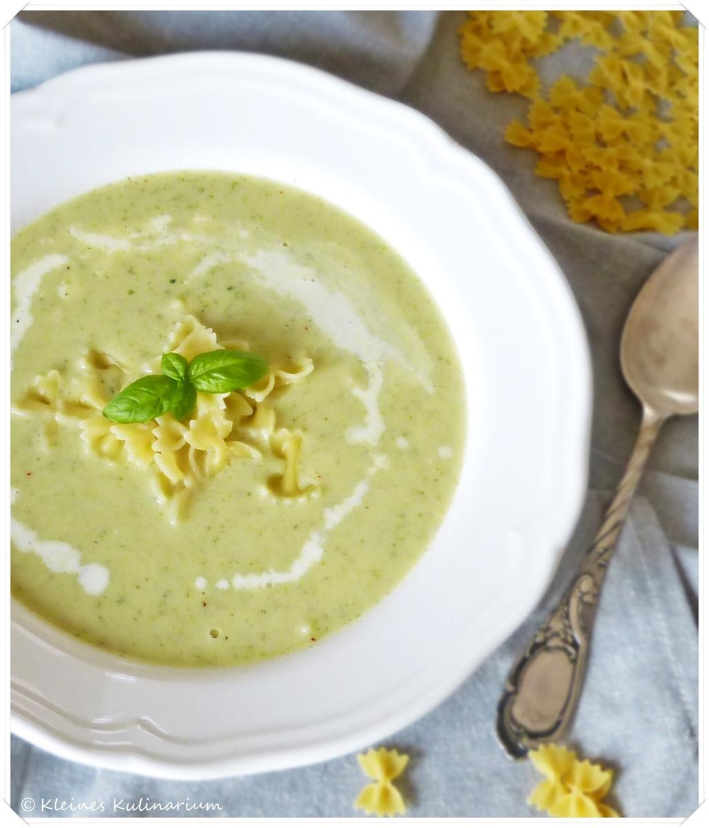 Rezeptbild: Zucchini Suppe mit Pasta