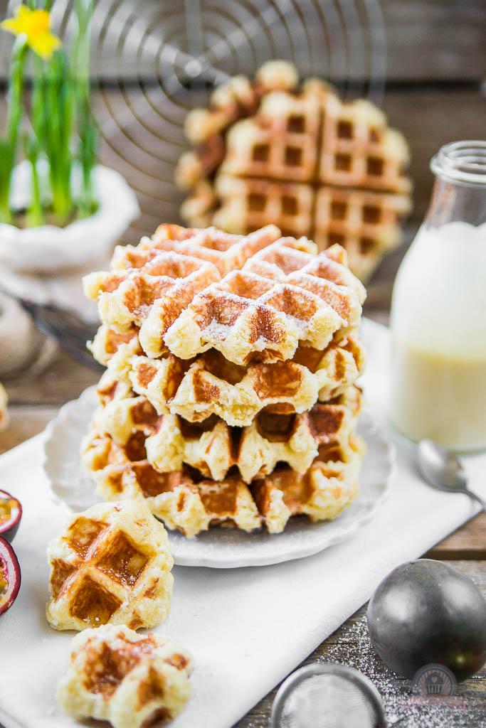 Rezeptbild: Lütticher Waffeln mit Vanillesoße