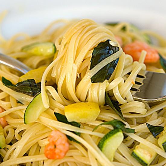 Rezeptbild: Linguine mit Zucchini, Zitrone, Krabben und Minze