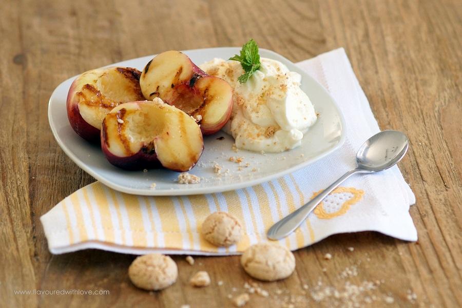 Rezeptbild: Gegrillte Nektarinen mit Amarettocreme