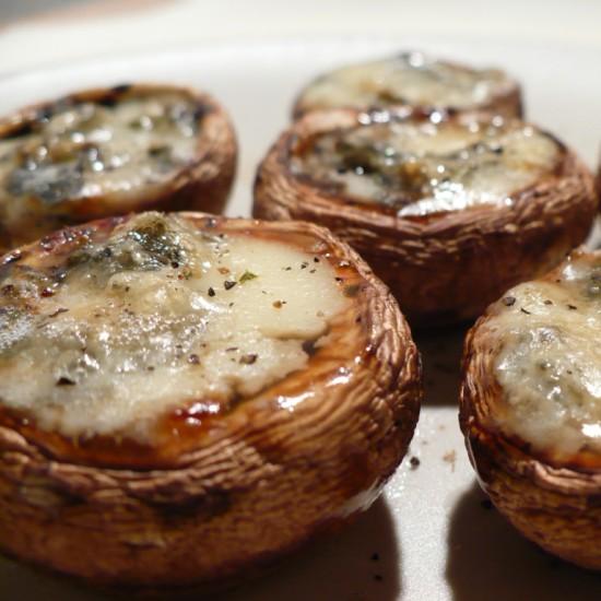 Rezeptbild: Gefüllte Champignons mit Gorgonzola und Honig