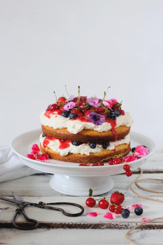 Rezeptbild: Midsummer berry cake