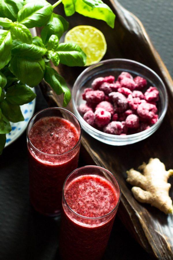 Rezeptbild: Detox-Smoothie mit Himbeeren und Kokoswasser