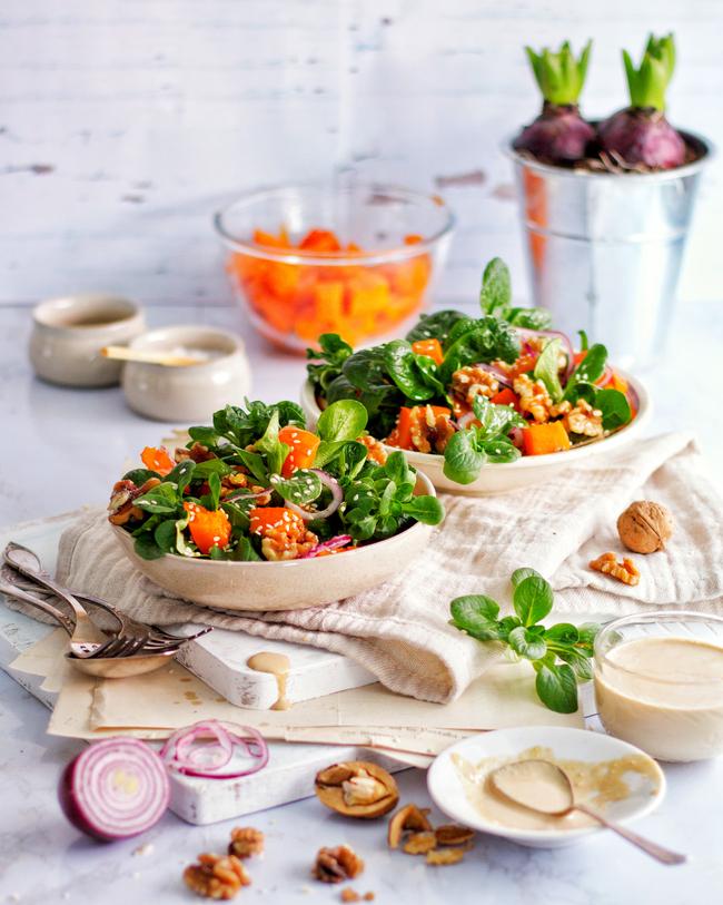 Rezeptbild: Feldsalat mit lauwarmen Süßkartoffeln und Tahini Dressing