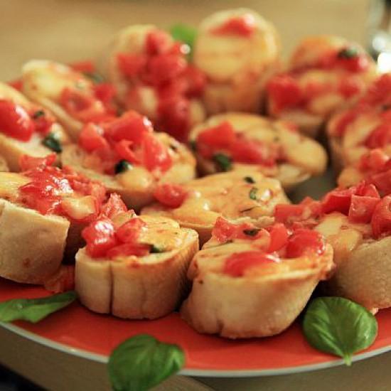 Rezeptbild: Bruschetta mit Tomaten & Mozzaella