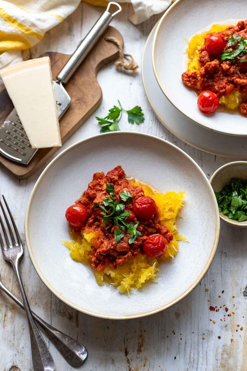 Rezeptbild: Spaghettikürbis Rezept mit Salsiccia Ragu