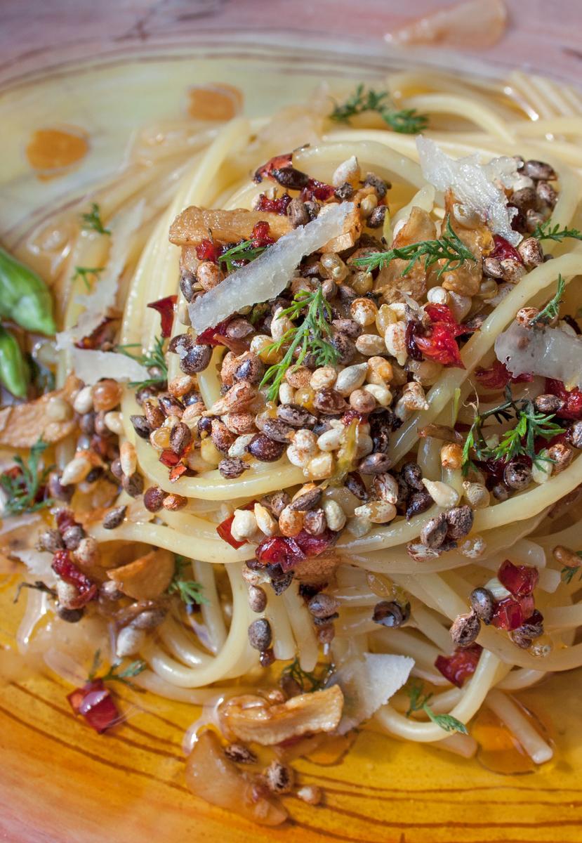 Rezeptbild: Spaghetti Aglio & Olio mit Springkrautsamen