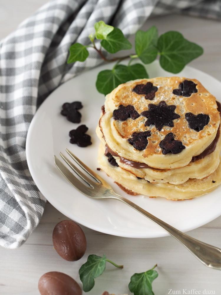 Rezeptbild: Häschen-Pancakes mit Ostereiern