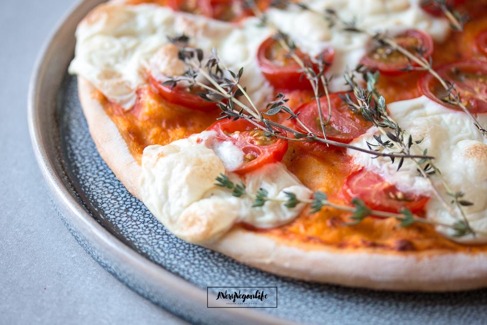 Rezeptbild: Vegane Pizza mit Mozzarella 