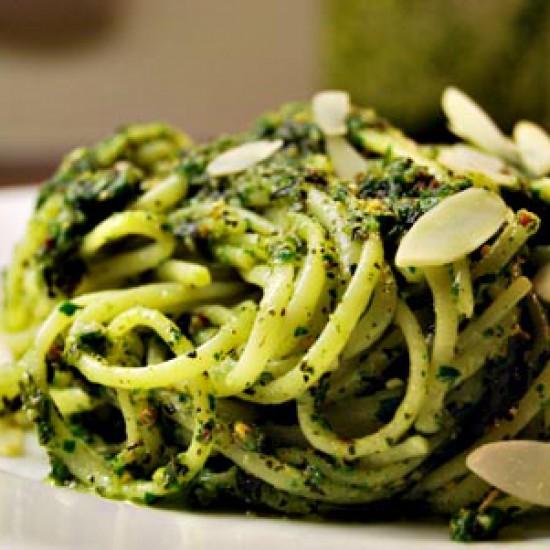 Rezeptbild: Linguine mit Kürbiskern-Minze-Pesto