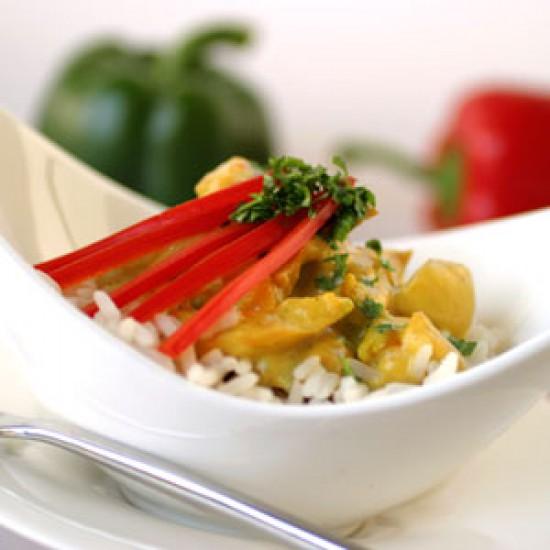 Rezeptbild: Scharfes Curry-Huhn auf Reis