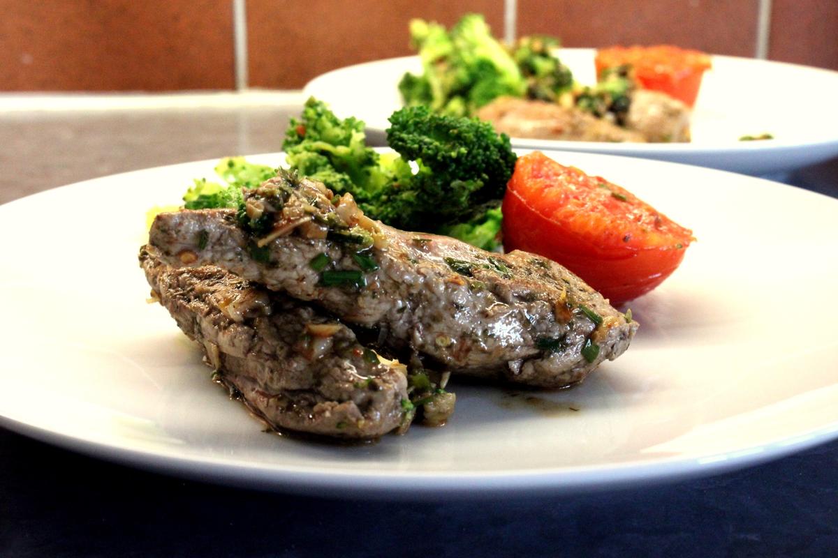 Rezeptbild: Schnelle Lammfilets mit Gemuese