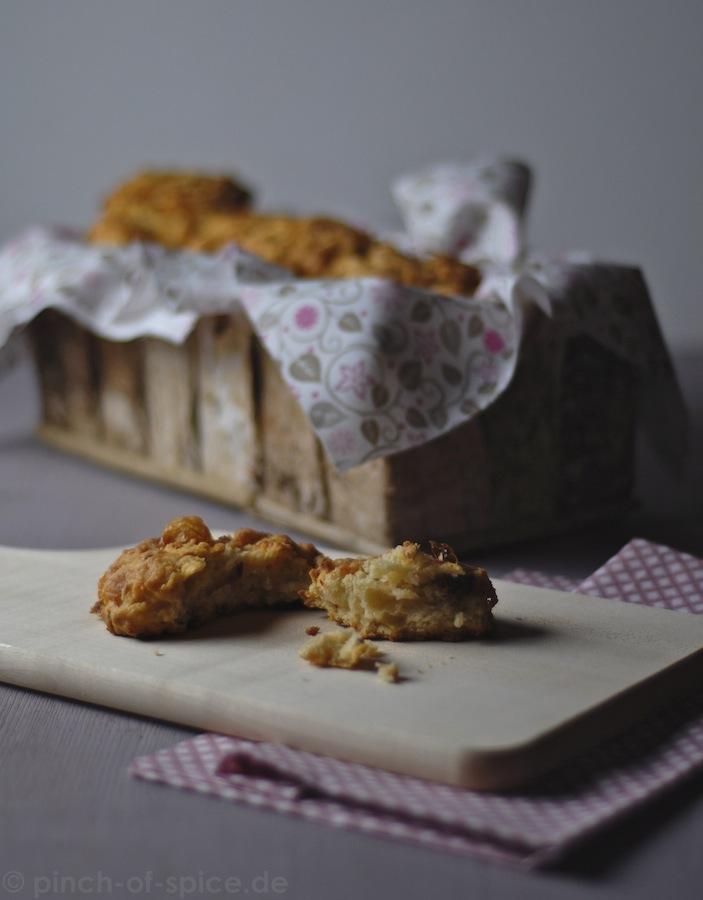 Rezeptbild: Dreikäsescones mit getrockneten Tomaten