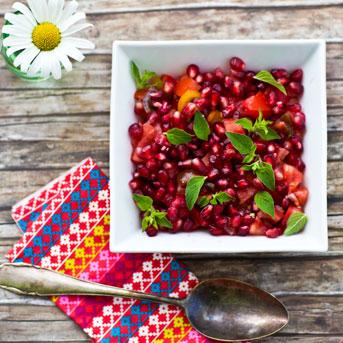 Rezeptbild: Tomatensalat mit Granatapfelkernen