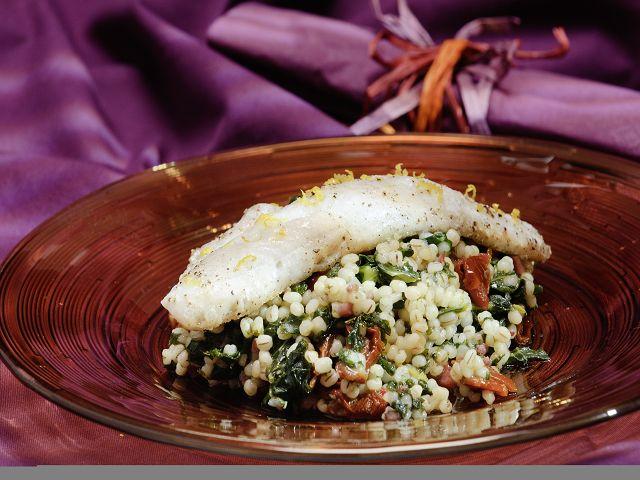 Rezeptbild: Grünkohl-Graupen-Salat mit gebratenem Zander