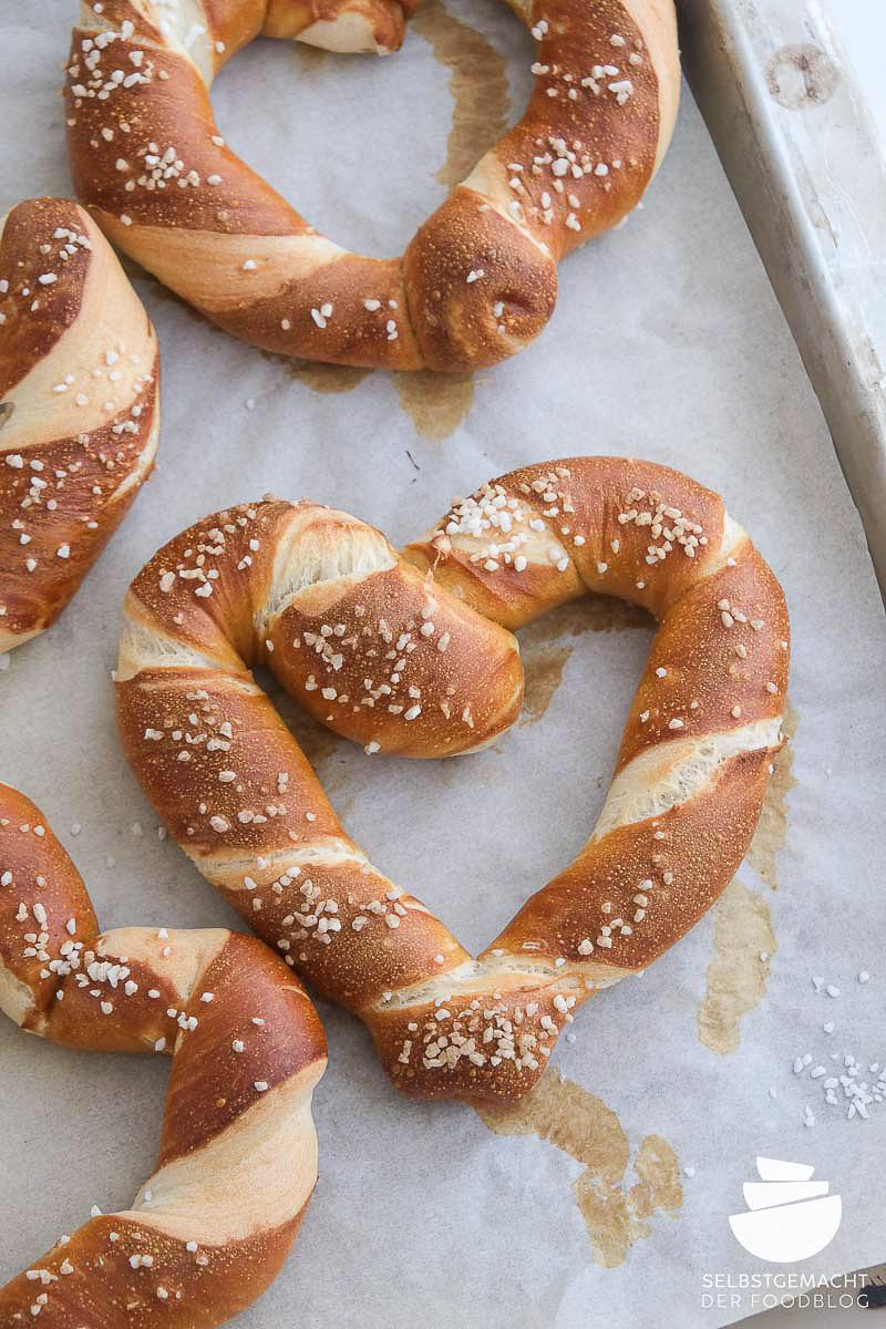 Rezeptbild: Einfache Laugenherzen aus TK-Teig