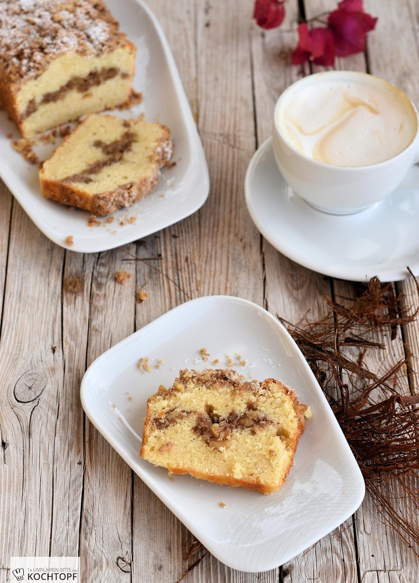Rezeptbild: Coffee Cake mit Crème fraîche und Walnuss-Streuseln