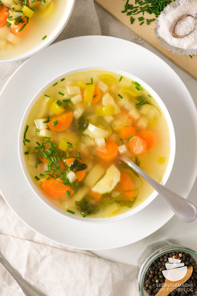 Rezeptbild: Suppe mit Suppengrün – günstig und schnell