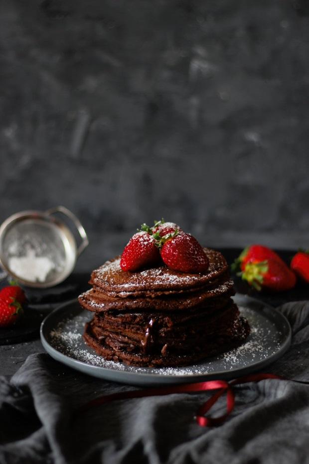 Rezeptbild: Schokoladen-Pancakes mit Nutellafüllung
