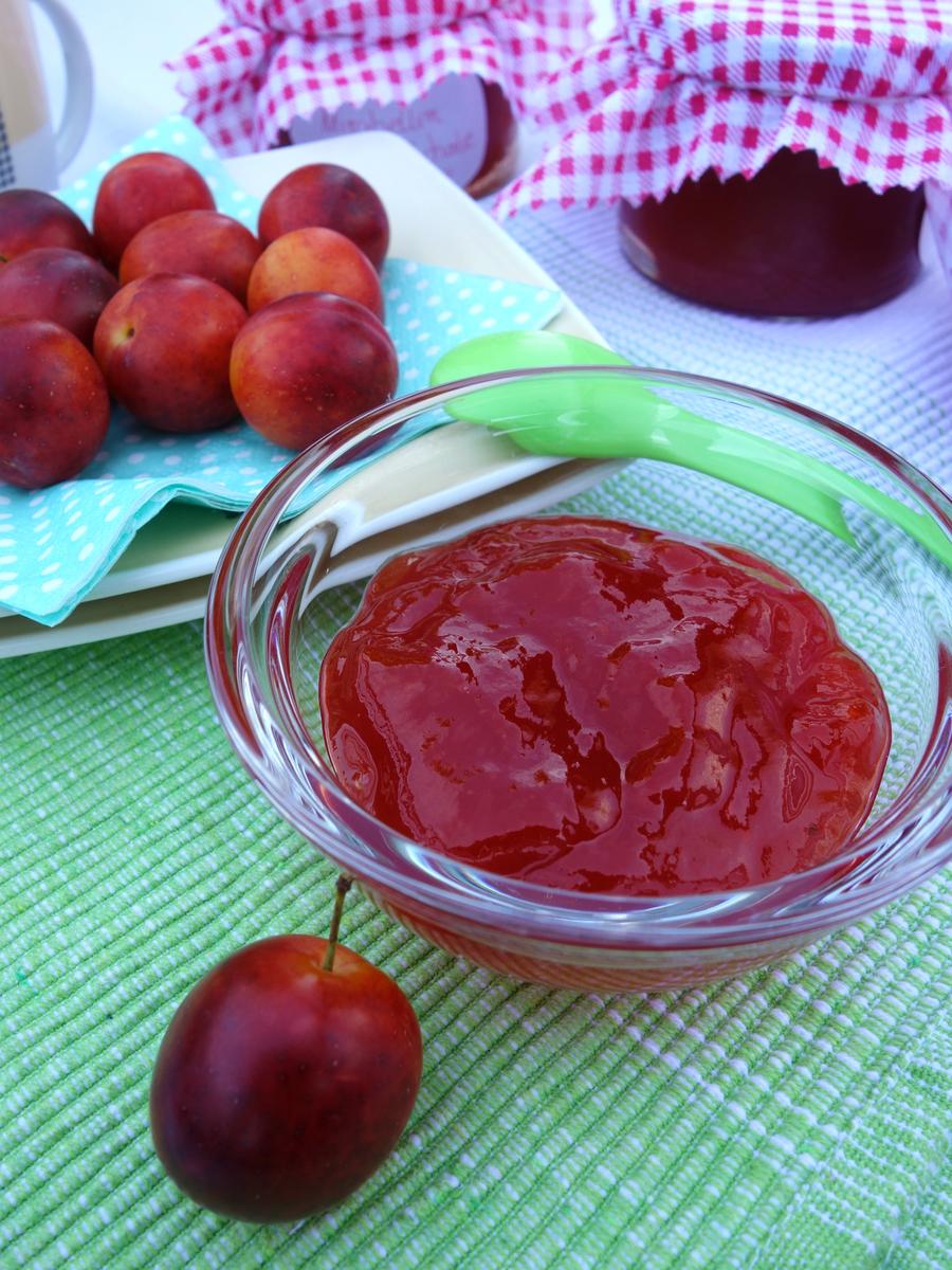 Rezeptbild: Marmelade aus roten Mirabellen ohne Haut