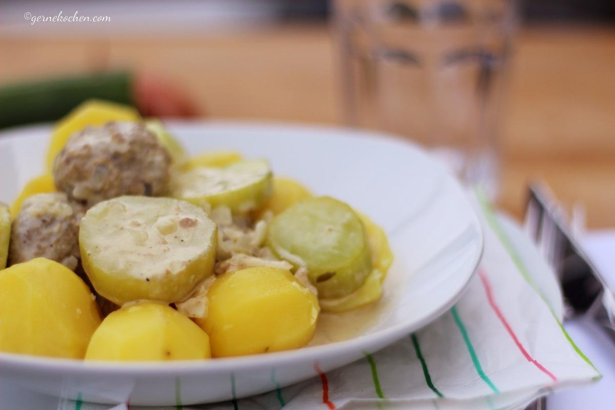 Rezeptbild: Schmorgurken mit Hackbällchen – Viel zu lange gewartet