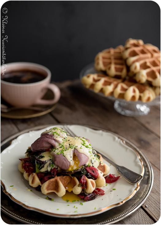 Rezeptbild: Briochewaffeln mit Eggs Florentine