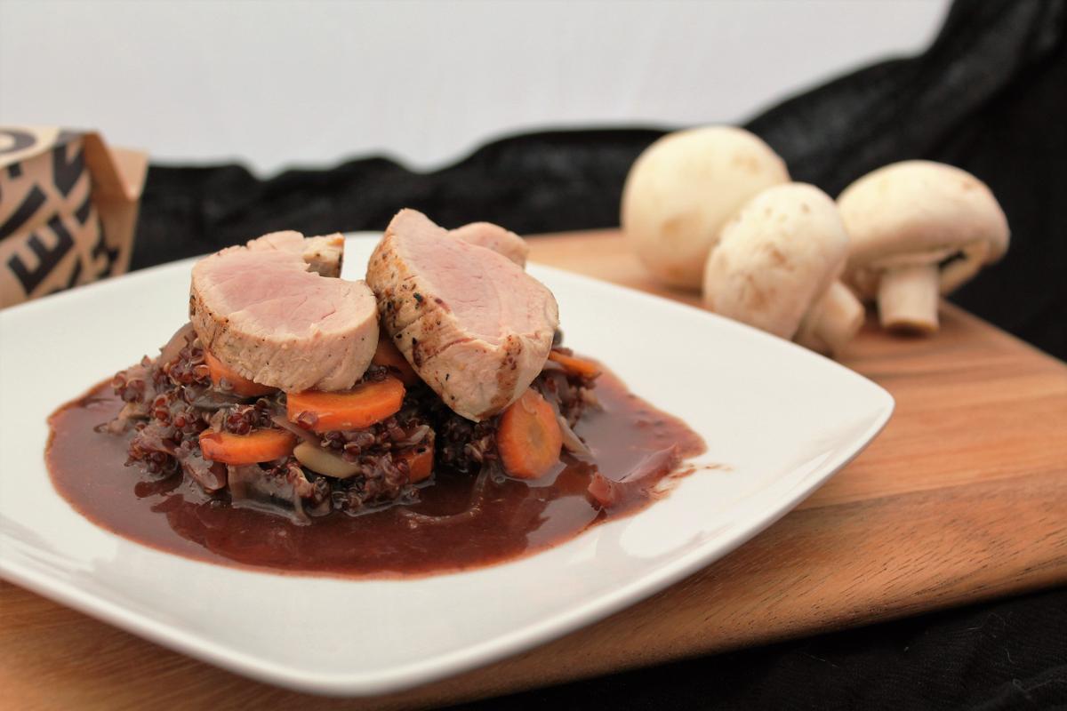Rezeptbild: Schweinefilet mit Quinotto an Rotweinschokosoße