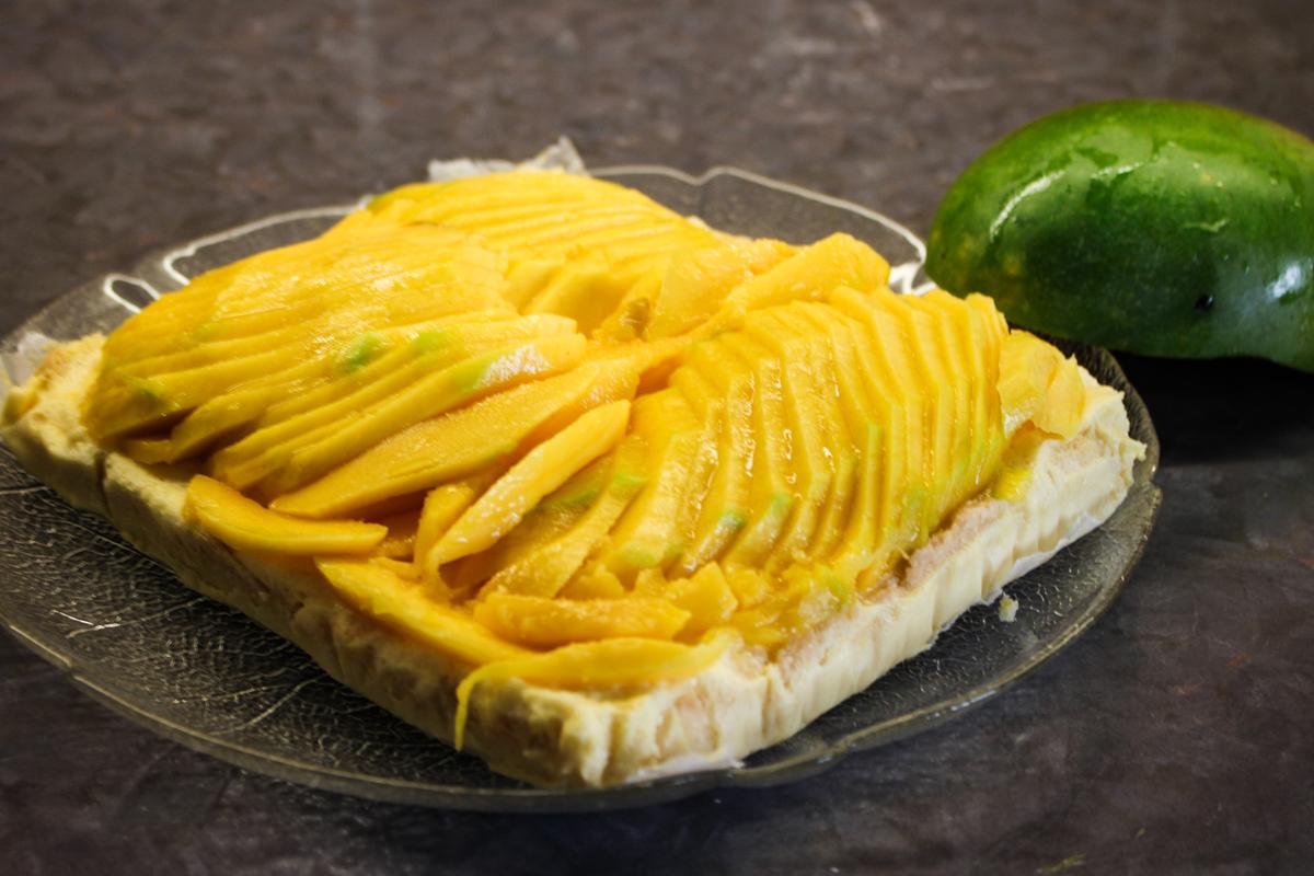 Rezeptbild: Mango und Zitronengras Tarte mit Kokosnuss Boden