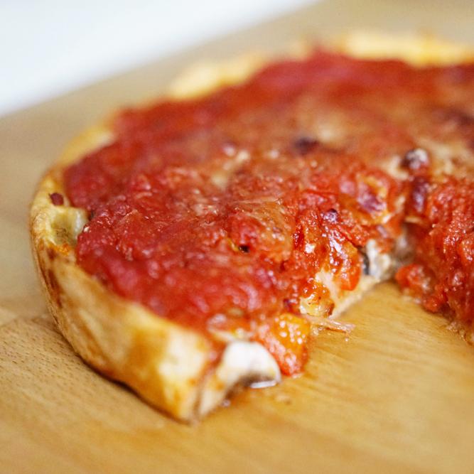 Rezeptbild: Chicago-style Pizza mit vegetarischer Füllung