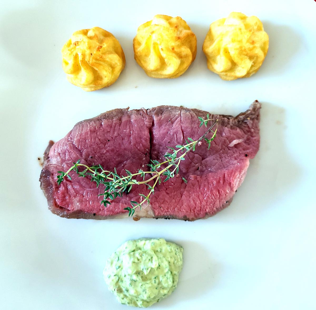 Rezeptbild: Einfaches Roastbeef mit gruener Kraeutersauce