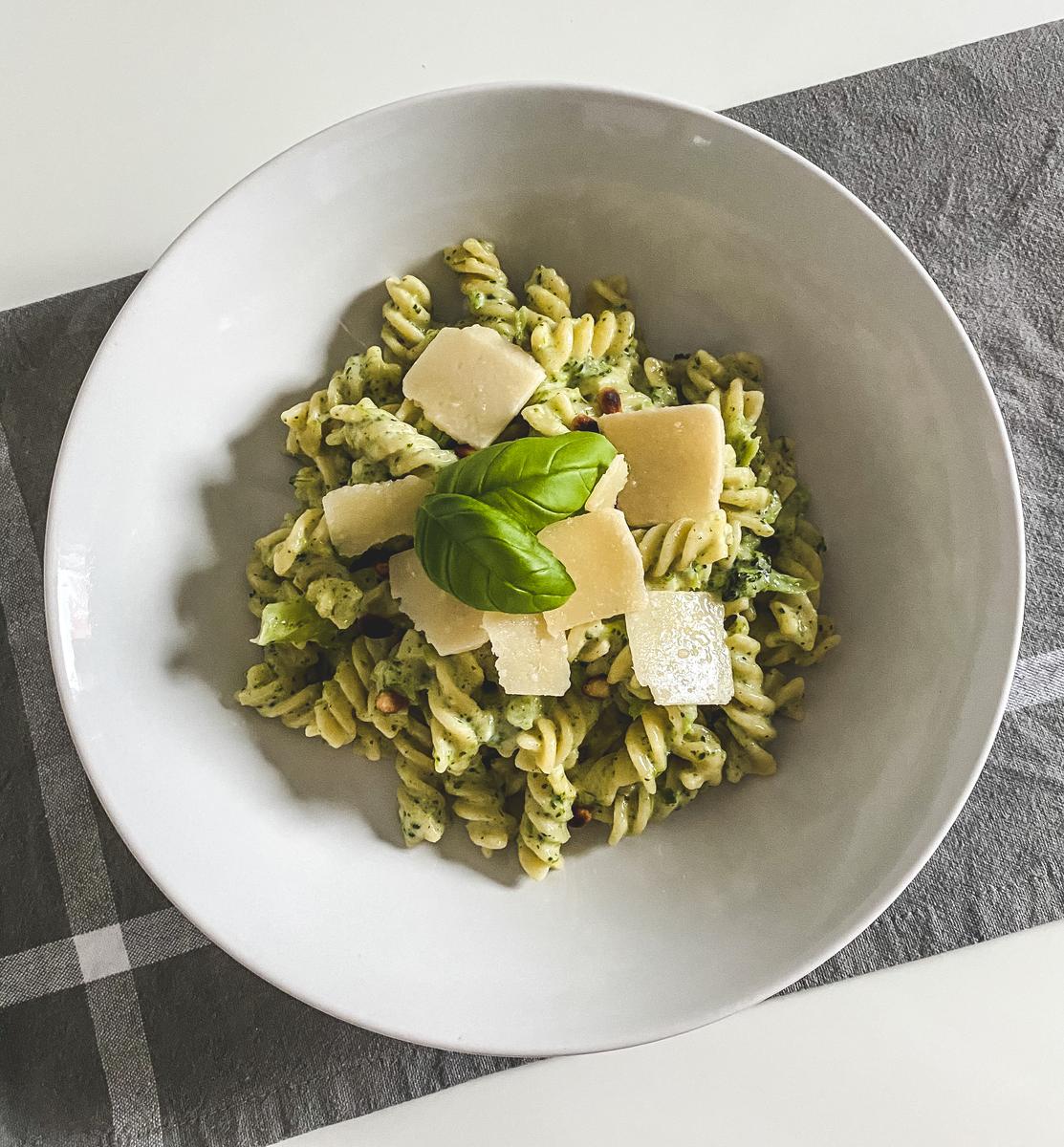 Rezeptbild: Pasta mit Brokkoli und Pinienkernen