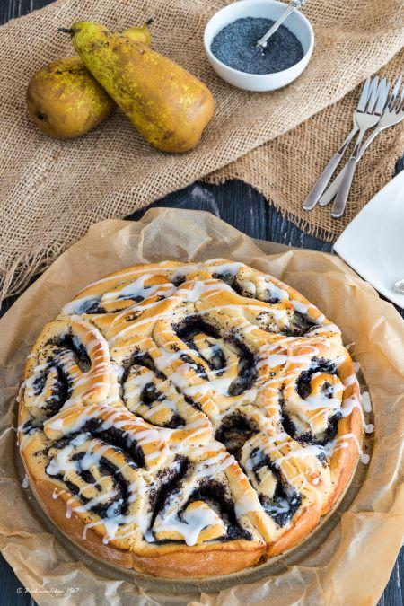 Rezeptbild: Mohn-Birnen Hefeteigschnecken