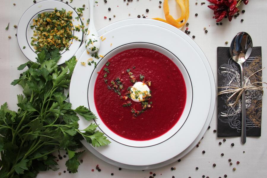 Rezeptbild: Rote-Rüben-Suppe mit Orangen-Gremolata