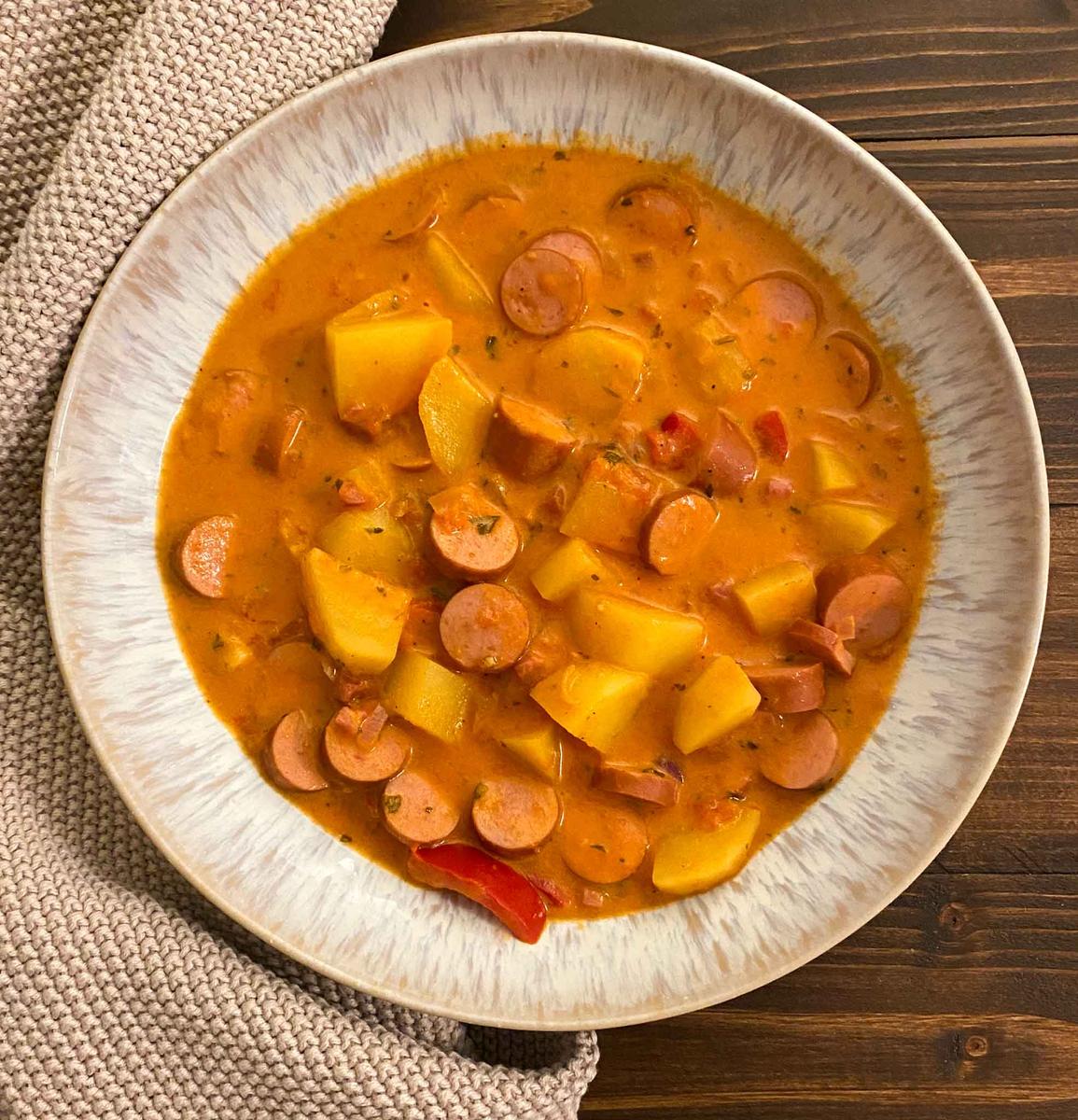 Rezeptbild: Würstchengulasch