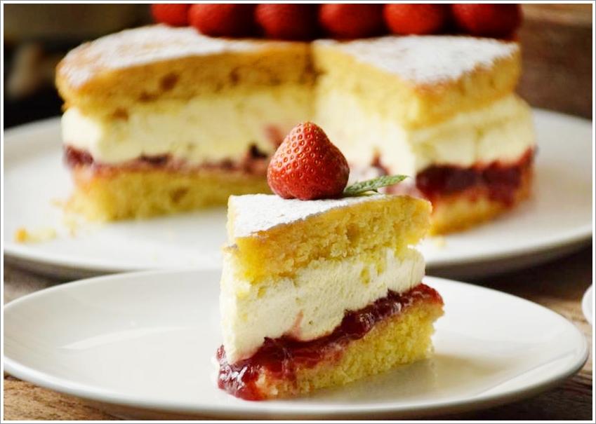 Rezeptbild: Low Carb Victoria Sponge Cake der traditionelle englische Rührkuchen