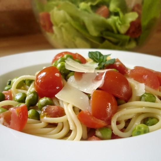 Rezeptbild: Spagetti mit Limette, Minze und Erbsen