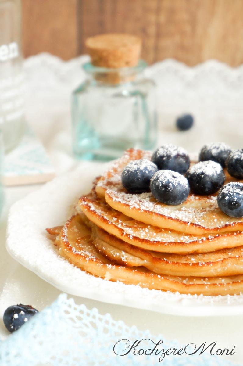 Rezeptbild: Joghurt Pfannkuchen mit Blaubeeren